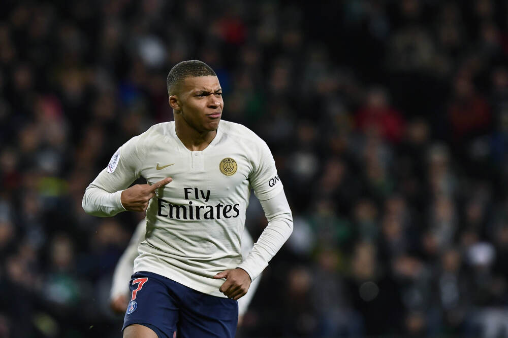 蓝色光标冲刺港股: 9个月营收511亿净利2亿